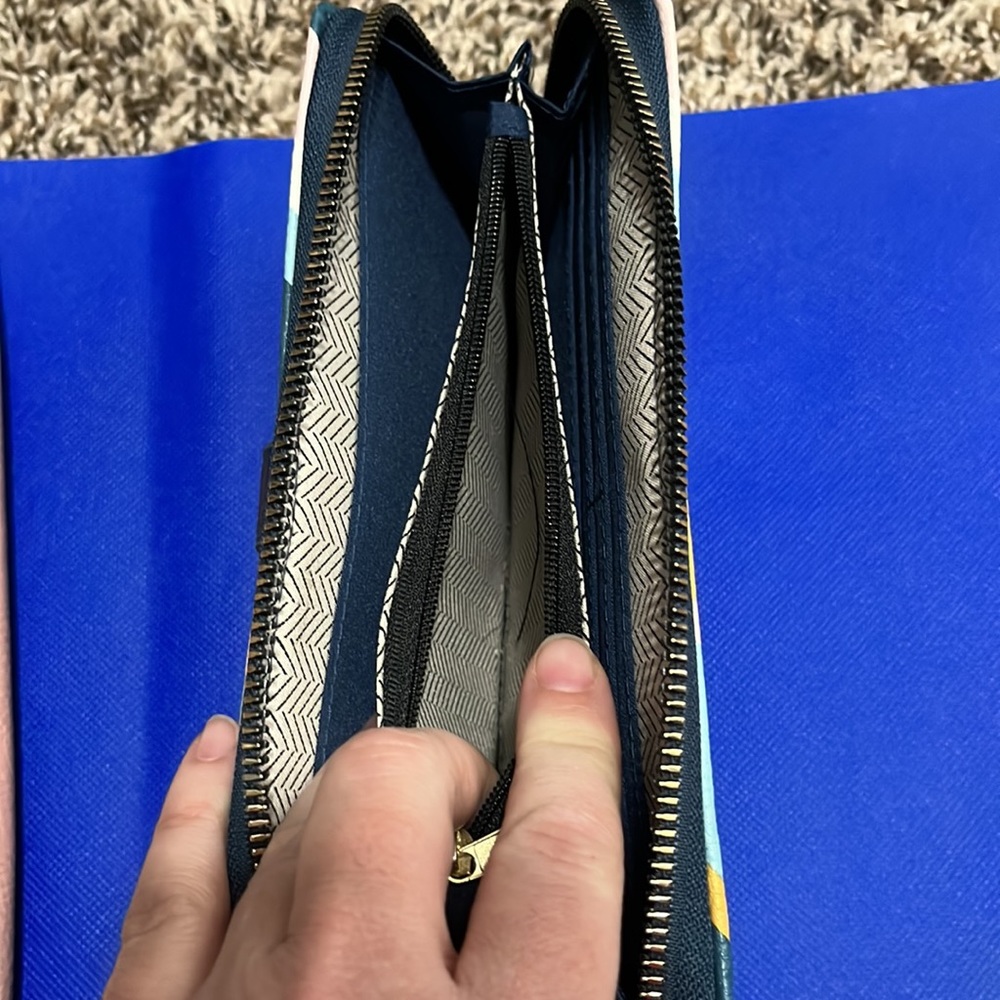 Wallet With Multiple Pockets - image 6